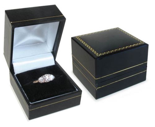 Cas-Ker Black Ring Box